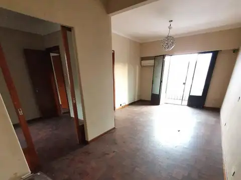 DEPARTAMENTO DE 5 AMBIENTES EN VENTA CON TERRAZA SOBRE AV. MAIPU. VICENTE LOPEZ