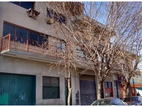 Galpón 1250m2 s/lote 17,32x26 en 3 Plantas