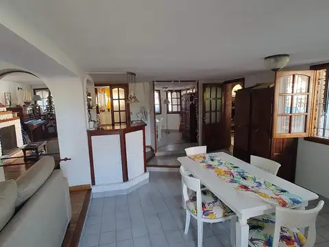 Casa 7 ambientes con 3 baños