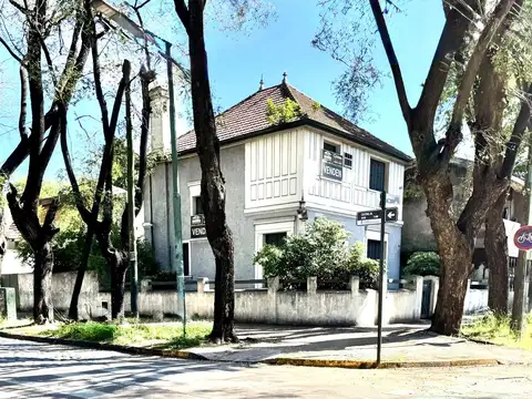 CHALET 6 AMBIENTES APTO PROFESIONAL BANFIELD RESIDENCIAL, CON COCHERA, JARDIN, TERRAZA