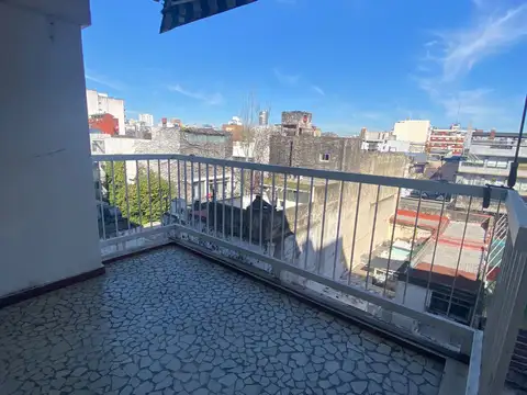 Semi piso de 4 amb. con balcón - Guatemala 4800 - Palermo