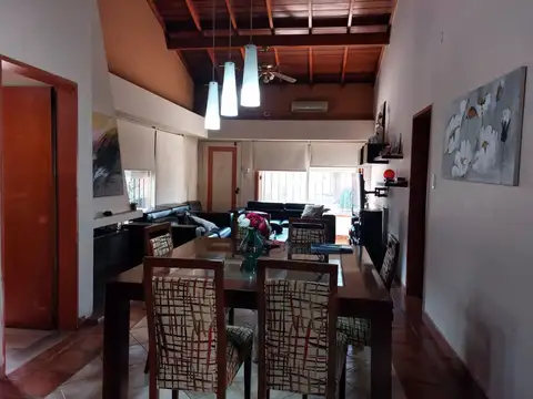 VENTA QUINTA C/2 CASAS + DPTO PISCINA PASO DEL REY