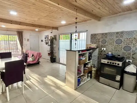 Casa 3 ambientes con 1 baño