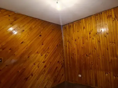 EN VENTA EN EL PALOMAR, CASA AL FRENTE CON COCHERA; LIVING COMEDOR; COCINA COMEDOR - FICHA 8413