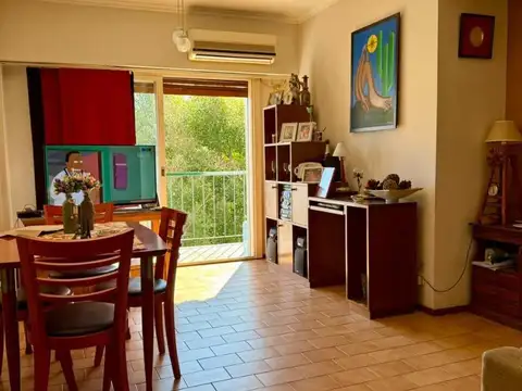 3 AMBIENTES FRENTE BALCON COCHERA FIJA BAÑO /TOIL y LAV SEP