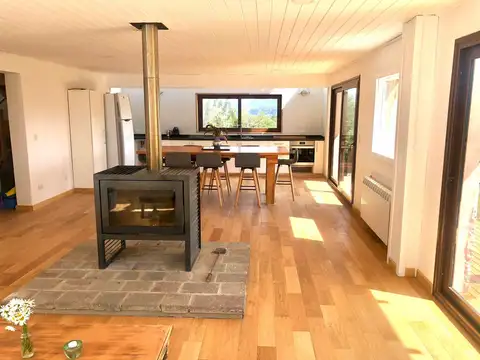 Casa 3 ambientes con 2 baños