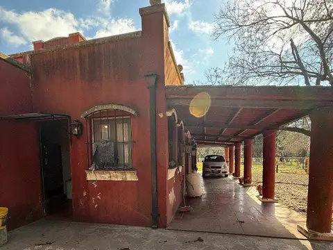 VENTA Casa tipo 5 ambientes sobre lote de 922 mts en esquina. FINANCIACION DIRECTA - TITULO PERFECTO