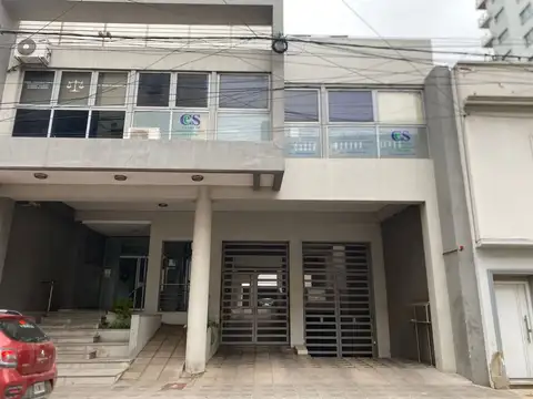 COCHERA TECHADA A METROS DEL TEATRO MUNICIPAL