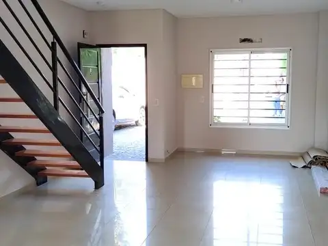 Depto Tipo Casa en Venta de 3 ambientes