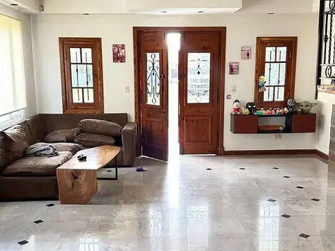 Casa 3 dormitorios  terreno 972 m