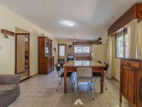 Buenos Aires entre Uruguay y 19 de Agosto 100