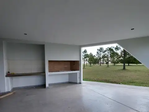 Casa en Venta en La Carolina, USD 250.000