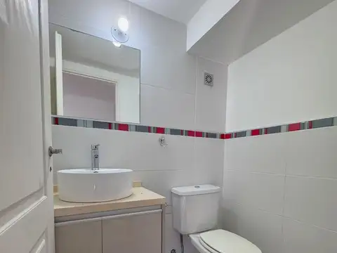 Casa en Alquiler con 2 cocheras