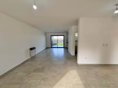 Casa en Alquiler de 3 dormitorios