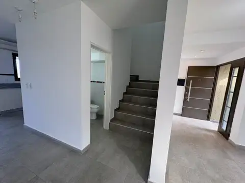 ALQUILER DUPLEX 3 DORMITORIOS CHACRAS DE NORTE II