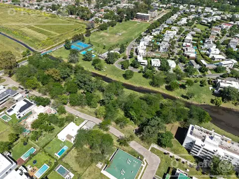 Terreno en Venta de 858,0 m2