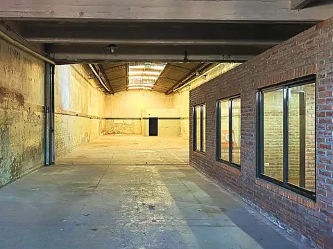 VENTA GALPON CON DEPENDENCIA VICENTE LOPEZ