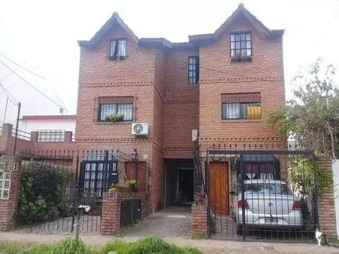 Triplex de 4 Amb Al Frente