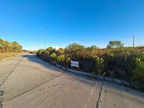 Vendo tresterrenos en san benito. Urbanizacion Altos del Est