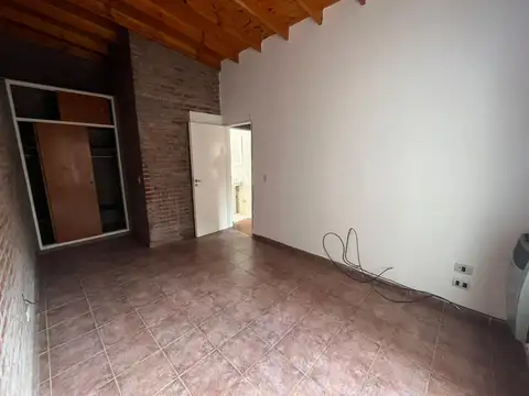 Departamento tipo casa en alquiler en Carapachay