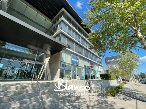 Oficina en Venta con 2 cocheras