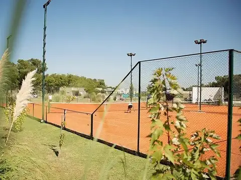 Terreno en Venta en Tristan Suarez, USD 45.000