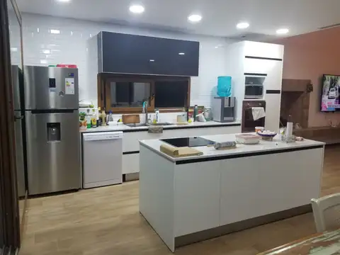 Casa 5 ambientes con 5 baños