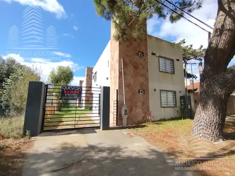 Depto Tipo Casa 3 ambientes con 2 baños