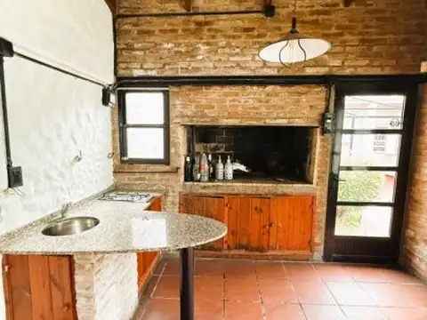 Casa en Venta en Alberdi, USD 220.000