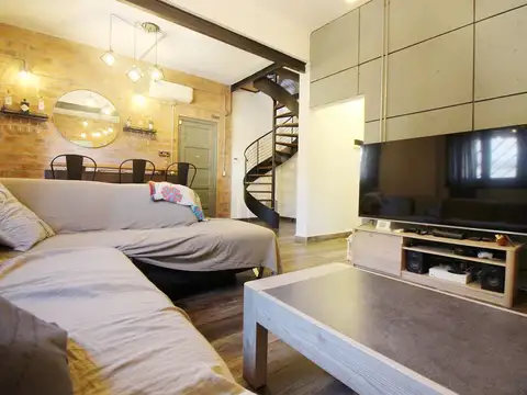 Depto Tipo Casa en Venta de 5 ambientes