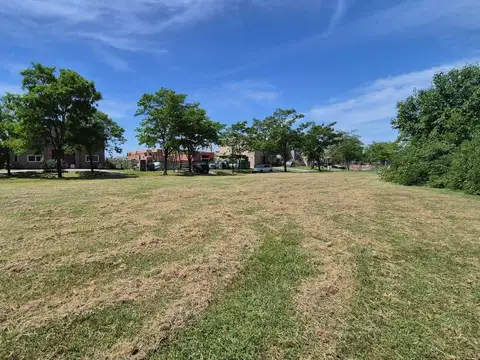 Terreno en esquina - Canton Norte