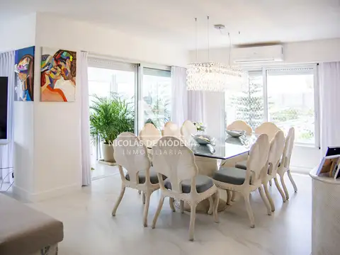 Departamento de 3 dormitorios mas dependencia en venta frente al mar