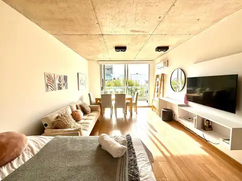 Venta de Amplio departamento de Dos Ambientes con Terraza y Parrilla propia