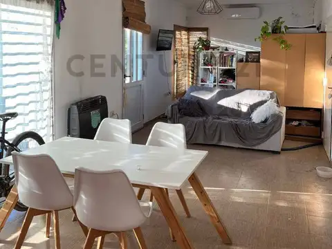 83 bis entre 133 y 134 , Piso 0