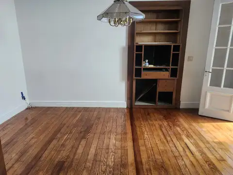 Depto Tipo Casa en Venta 80 años