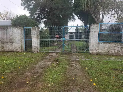 Venta casa con lote en Florecio Varela