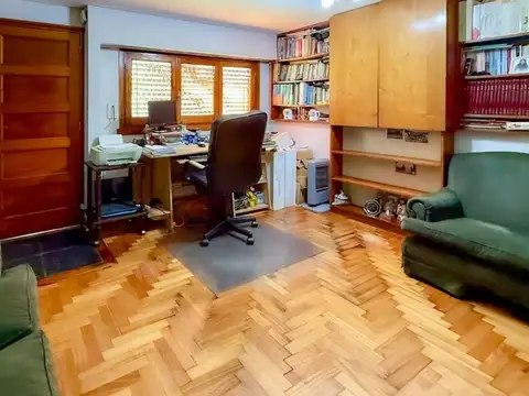 Casa 6 ambientes con 2 baños