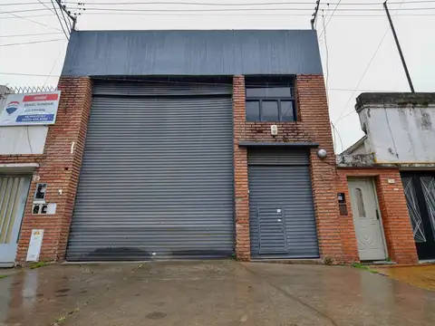 VENTA LOCAL-DEPÓSITO CON DEPENDENCIAS