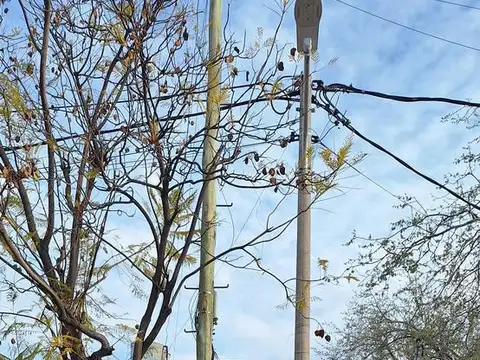 Casa 8 ambientes con 2 baños