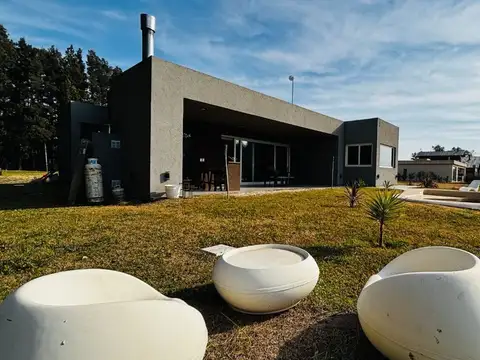 VENTA CASA 3 AMB LARES CANNING OPORTUNIDAD