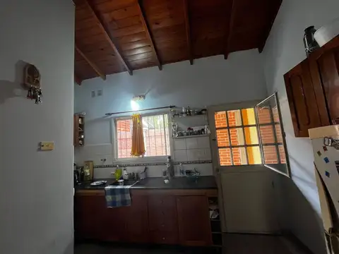 Casa 6 ambientes con 3 baños