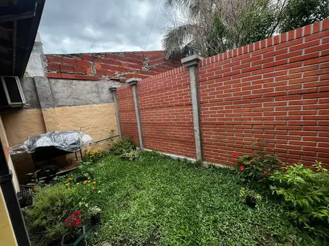 Casa Multifamiliar en Venta | 2 casas, con jardín