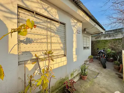 Depto Tipo Casa en Venta en Villa Adelina, USD 65.000