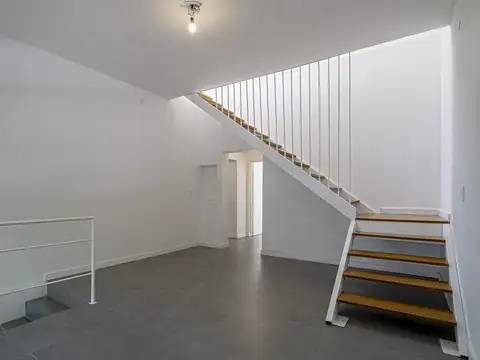 Depto Tipo Casa en Venta con 1 cocheras