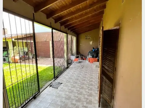 CASA TIPO CHALET 5 AMBIENTES - 2 PLANTAS-