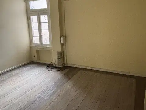 Oficina 5 ambientes con 2 baños