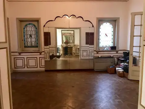 Casa 10 ambientes con 3 baños