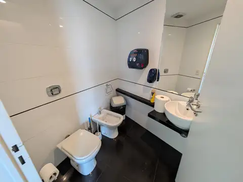 Alquiler Oficina Torre con Vista Cochera Seguridad