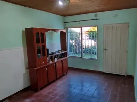 Casa 3 ambientes con 1 baño