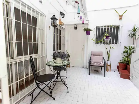 HERMOSO PH 4 AMBIENTES RECICLADO CON PATIO